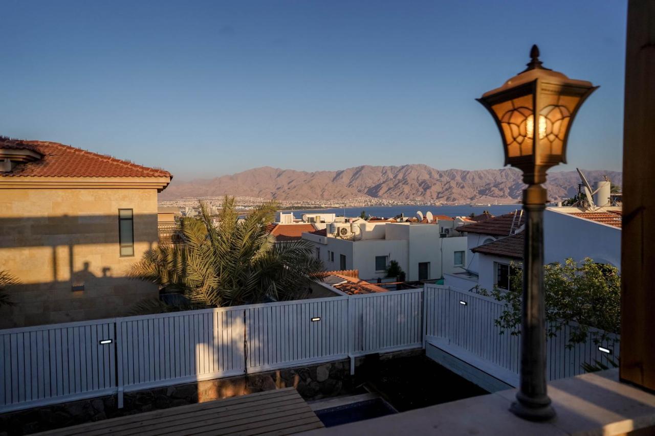 וילה רוני בריכה מחוממת Villa Roni Heated Pool エイラート エクステリア 写真