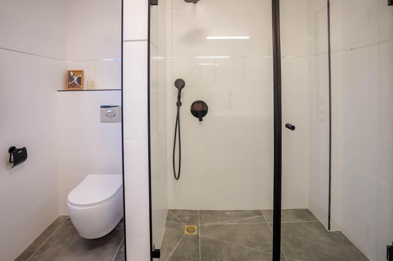 וילה רוני בריכה מחוממת Villa Roni Heated Pool エイラート エクステリア 写真
